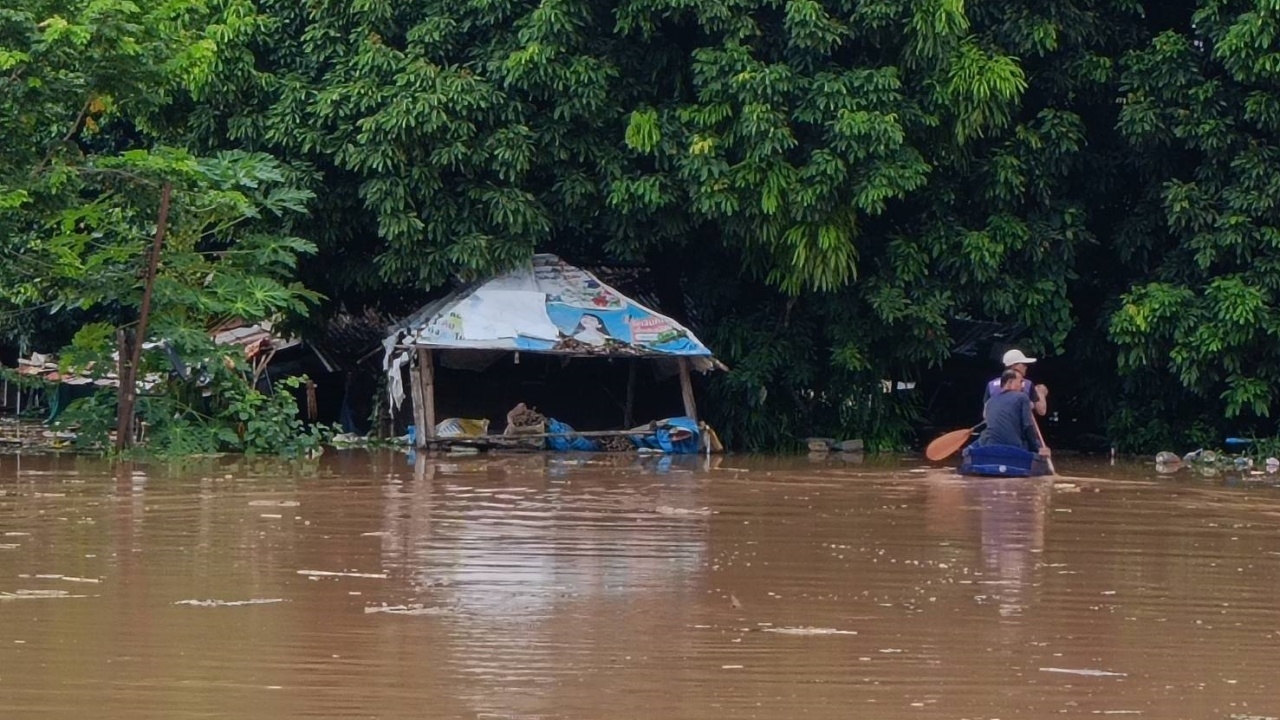 หนองคาย แจ้งเตือนภัยระดับสีแดง น้ำโขงล้นตลิ่ง ทะลักท่วมบ้านเรือนกว่า 500 หลัง