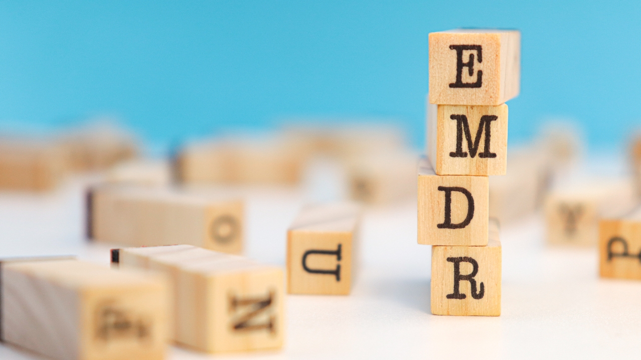 เทคนิคบำบัดด้วย EMDR เพื่อรักษาความเจ็บป่วยทางจิตใจ