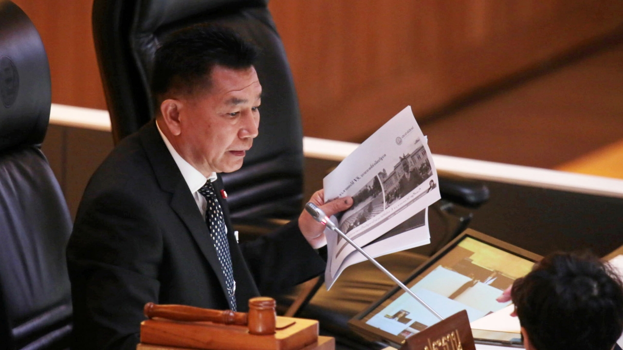 “พิเชษฐ์” ยื่นลาออกรอง ปธ.สภาฯ คนที่ 2 จับตามติเพื่อไทย เสนอกลับมาเป็นรอง 1