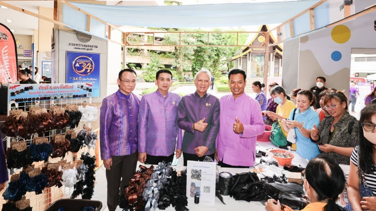 พิพัฒน์ จัดมหกรรมรับงานและอาชีพอิสระ สร้างโอกาสคนไทย มีงานทำ
