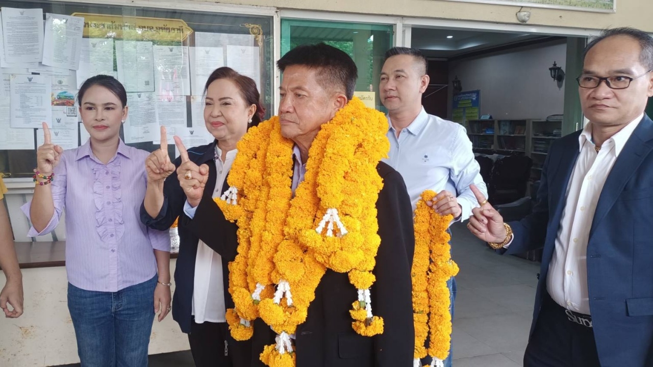 "เผด็จ" ยื่นสมัคร นายก อบจ. อุทัยธานี ได้เบอร์ 1 เคลียร์ใจตระกูล "ไทยเศรษฐ์" แล้ว