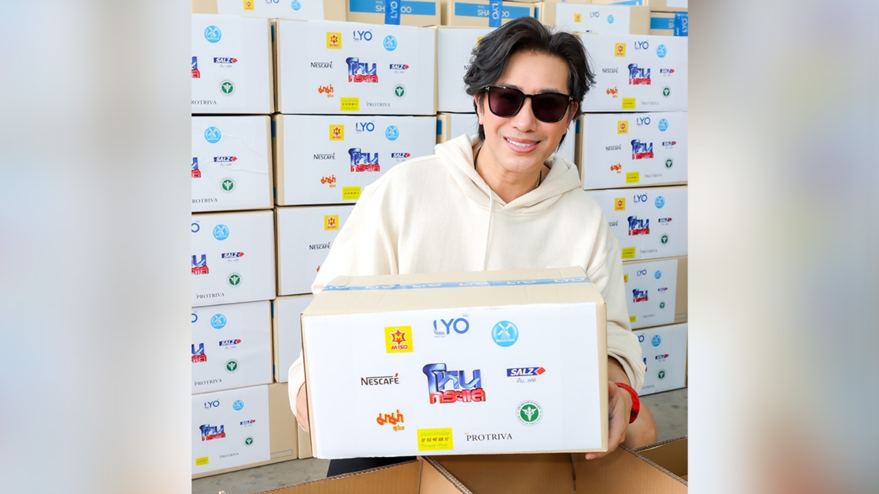 คนไทยไม่ทิ้งกัน “กรรชัย” แพ็กของส่งกล่องอิ่มให้ผู้ประสบอุทกภัย