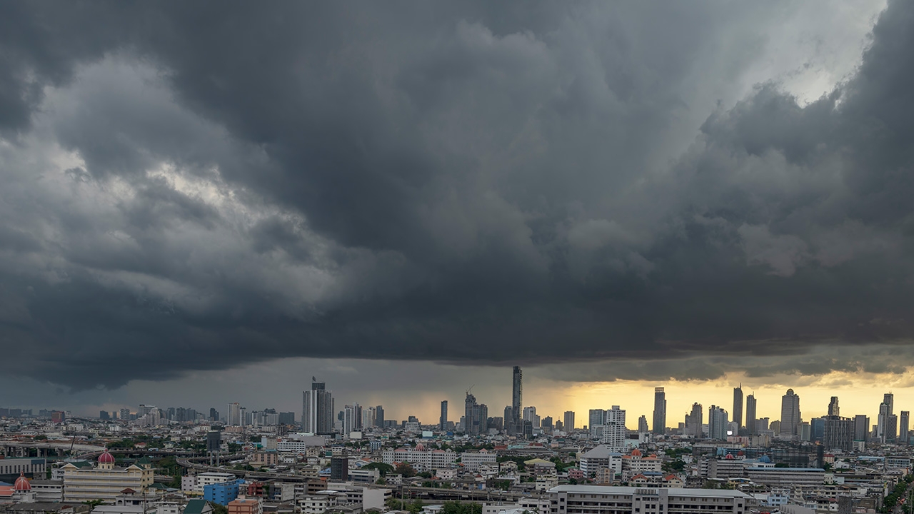 สภาพอากาศวันนี้ กรมอุตุฯ เตือนประเทศไทยมีฝนเพิ่มขึ้น ตกหนักบางแห่ง กทม. โดน 60%