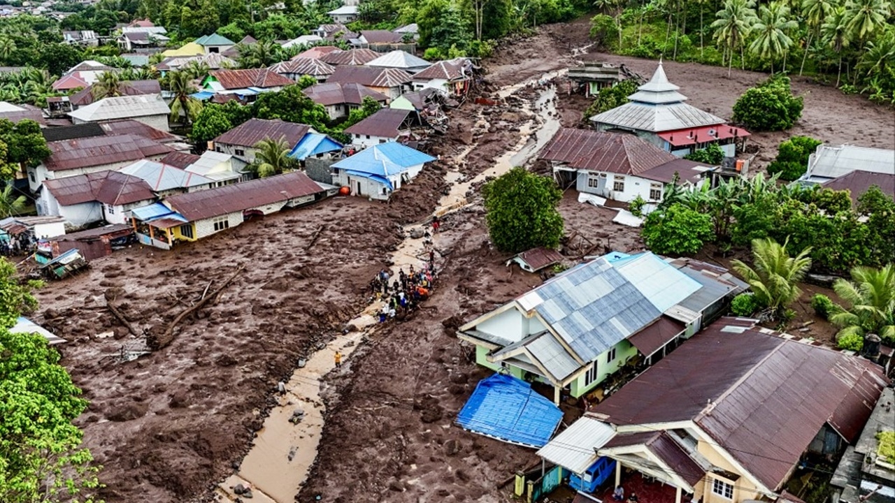 ฝนถล่มอินโดนีเซีย ทำน้ำท่วม จ.มาลูกูอูตารา ดับแล้ว 13 ศพ เจ็บอีก 2 ราย