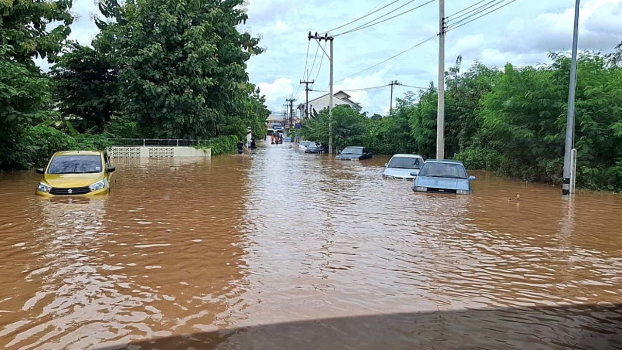 รถน้ำท่วม ประกันจ่ายไหม คปภ.เผยมาตรฐานการซ่อม "รถยนต์ถูกน้ำท่วม"