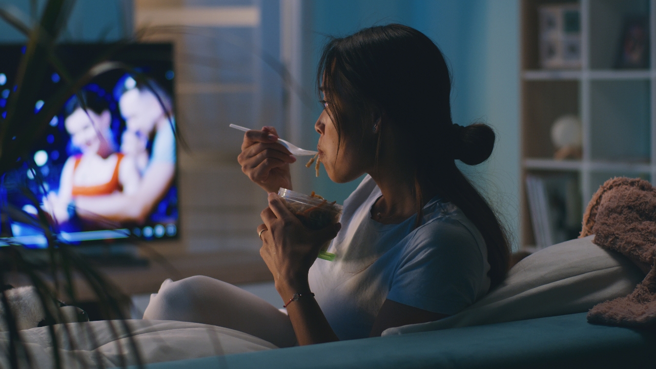 ชวนรู้จัก Night Eating Syndrome นิสัยชอบกินดึก พฤติกรรมทำให้เกิดการป่วยเรื้อรังได้