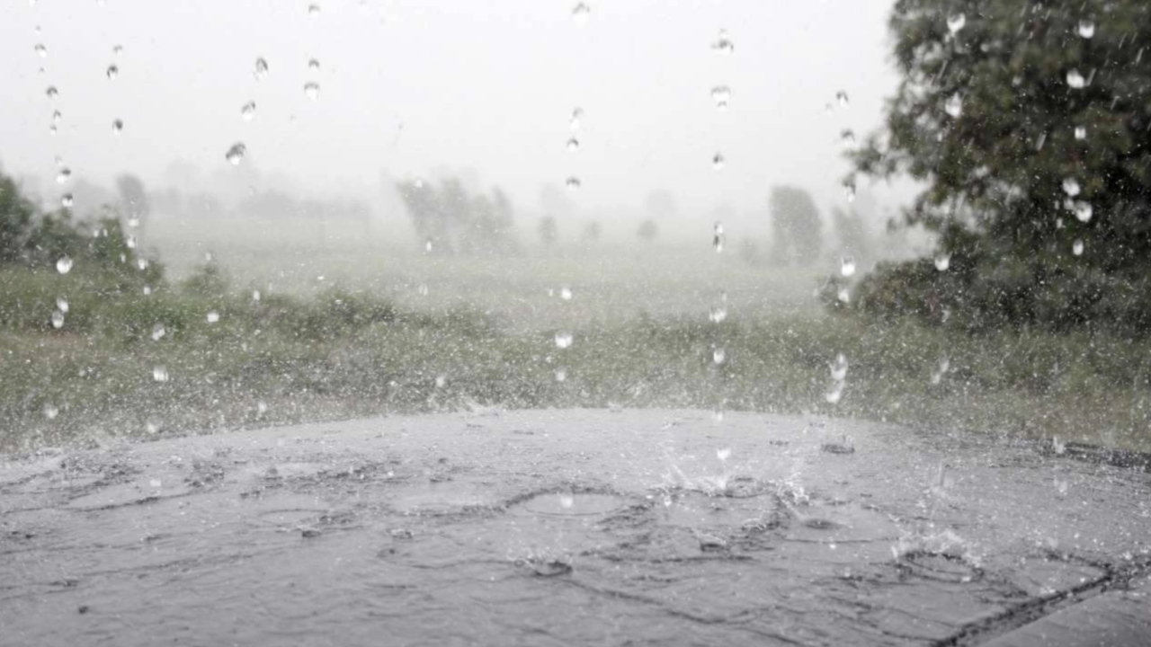 สภาพอากาศวันนี้ กรมอุตุฯ เตือนทั่วไทยมีฝนฟ้าคะนอง เหนือตกหนัก กทม. โดนด้วย 60%