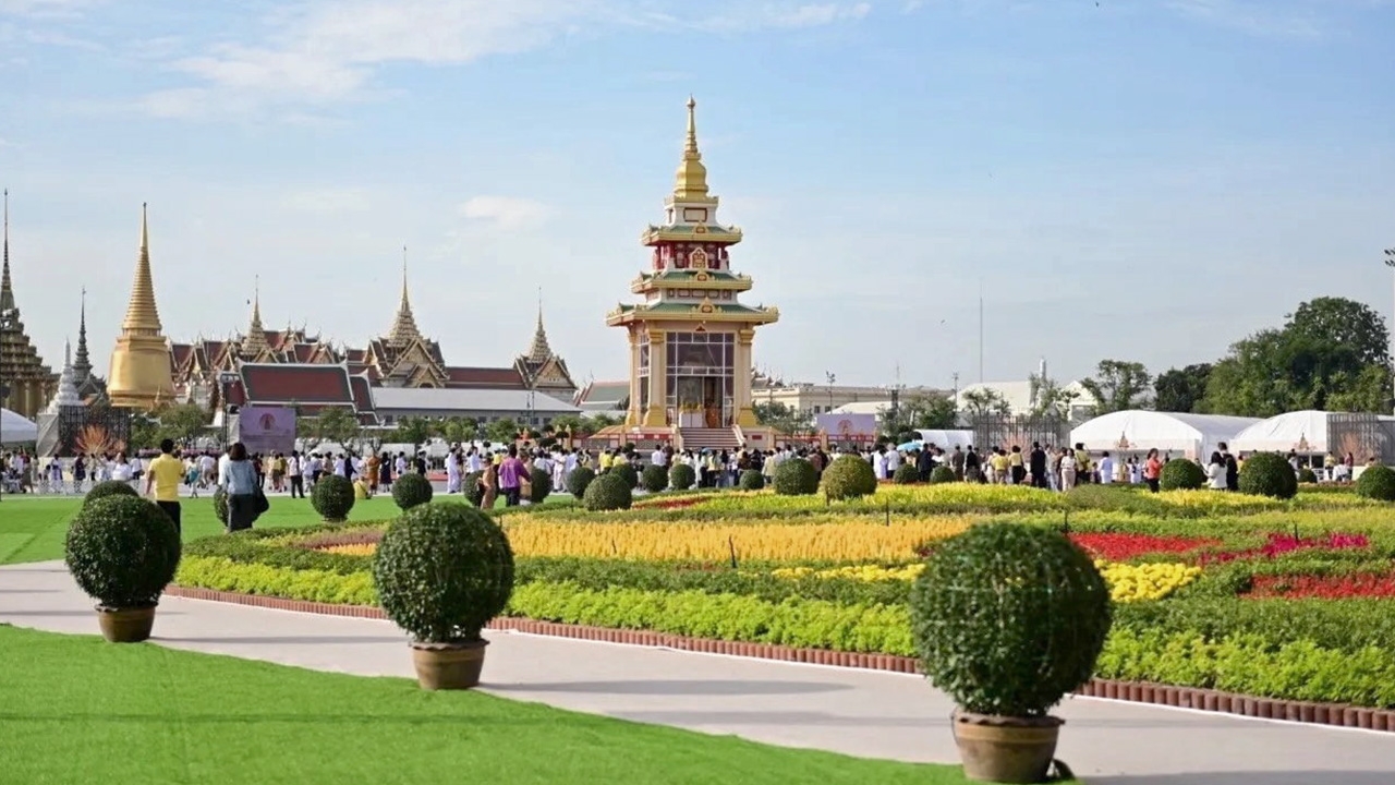 สักการะ "พระเขี้ยวแก้ว" มหามงคล "ส่งท้าย" 2567