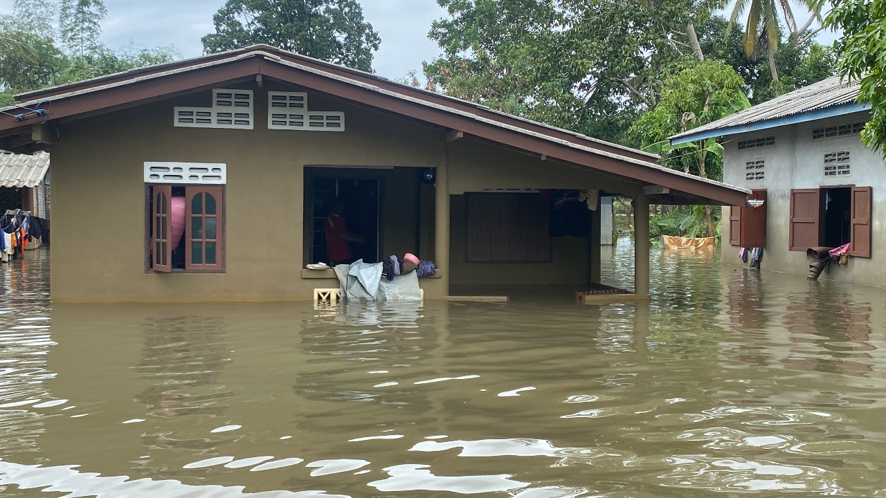 นราธิวาส ยังคงเฝ้าระวังฝนรอบใหม่อีกระลอก ช่วง 3-5 ธ.ค. 67