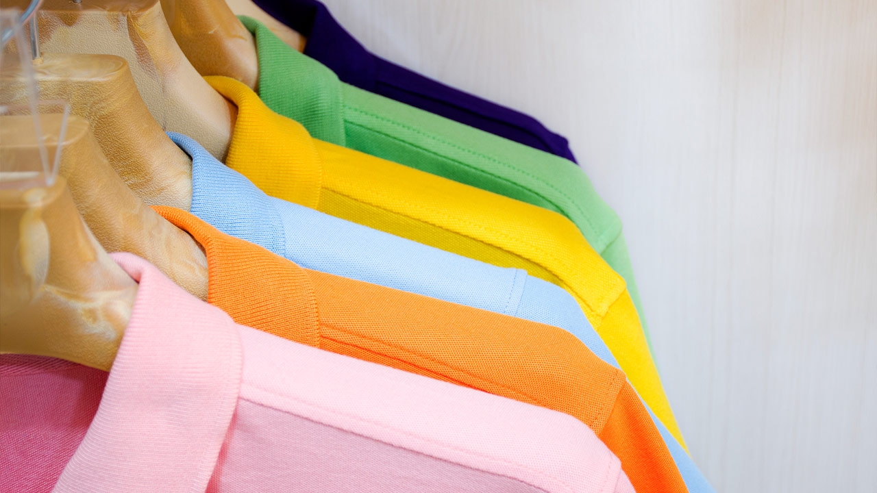 สีเสื้อมงคล 2568/2025 สีมงคลประจำวัน เสริมดวงร่ำรวย รุ่งเรือง หมอไก่ พ.พาทินี