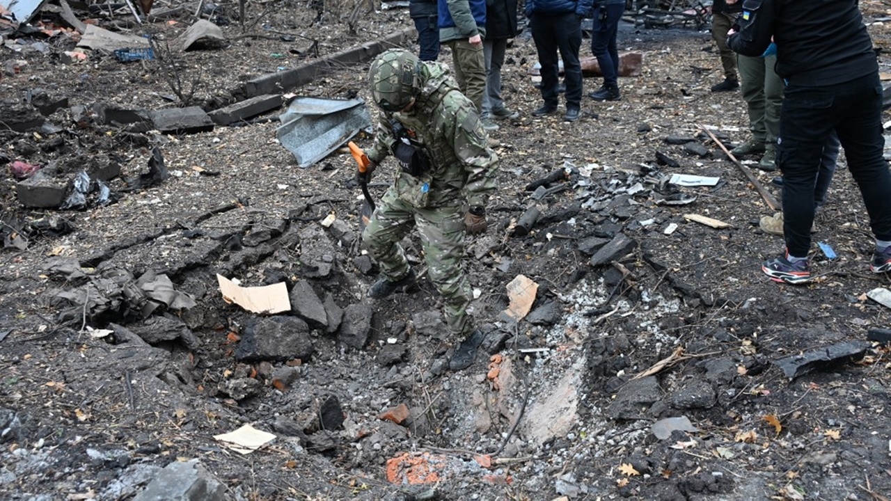 รัสเซีย-ยูเครน ยิงมิสไซล์ ส่งโดรนโจมตีแลกกันยับ เจ็บหลายสิบราย