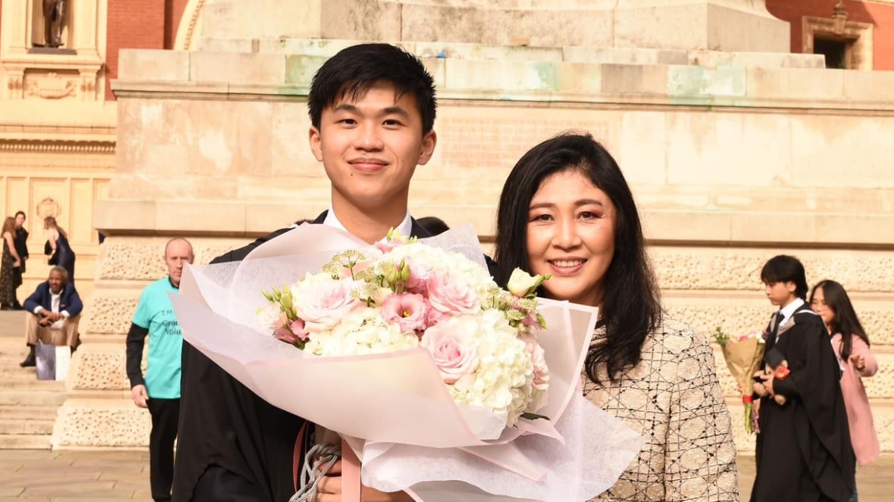 “ยิ่งลักษณ์” ภูมิใจ “น้องไปป์” ผลการเรียนดี คว้าทุนเรียนต่อปริญญาเอก