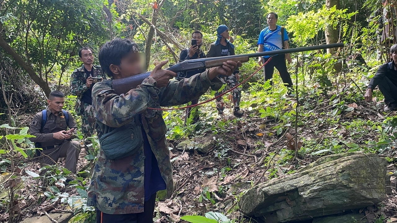 3 พรานล่าสัตว์ในเขตรักษาพันธุ์สัตว์ป่าภูหลวง เห็นเพื่อนเป็นสัตว์ป่า ลูกซองซัดดับ