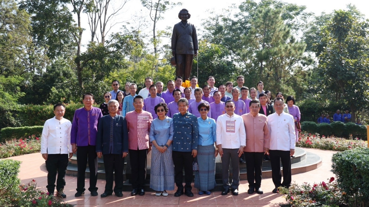 อัญเชิญพระอนุสาวรีย์สมเด็จพระเจ้าพี่นางเธอฯ ประดิษฐานสวนสมเด็จพระศรีนครินทร์เชียงราย