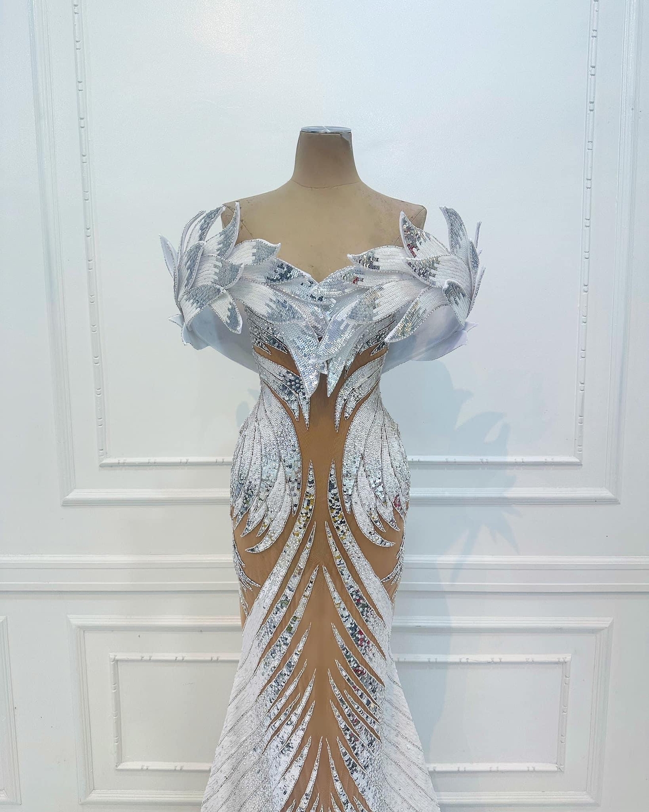 เผยที่มาชุดราตรี โอปอล สุชาตา ปรากฏตัวบนเวทีโลก สะกดทุกสายตา