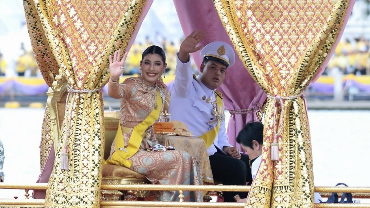 สมเด็จพระเจ้าลูกเธอ เจ้าฟ้าสิริวัณณวรีฯ ประทับเรือพระที่นั่งอเนกชาติภุชงค์