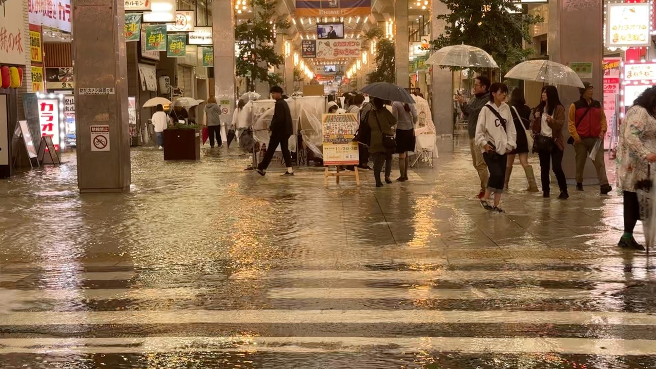 ญี่ปุ่นวอนประชาชน 2 แสนคนอพยพ หลังฝนตกหนัก หวั่นน้ำท่วม-ดินถล่ม