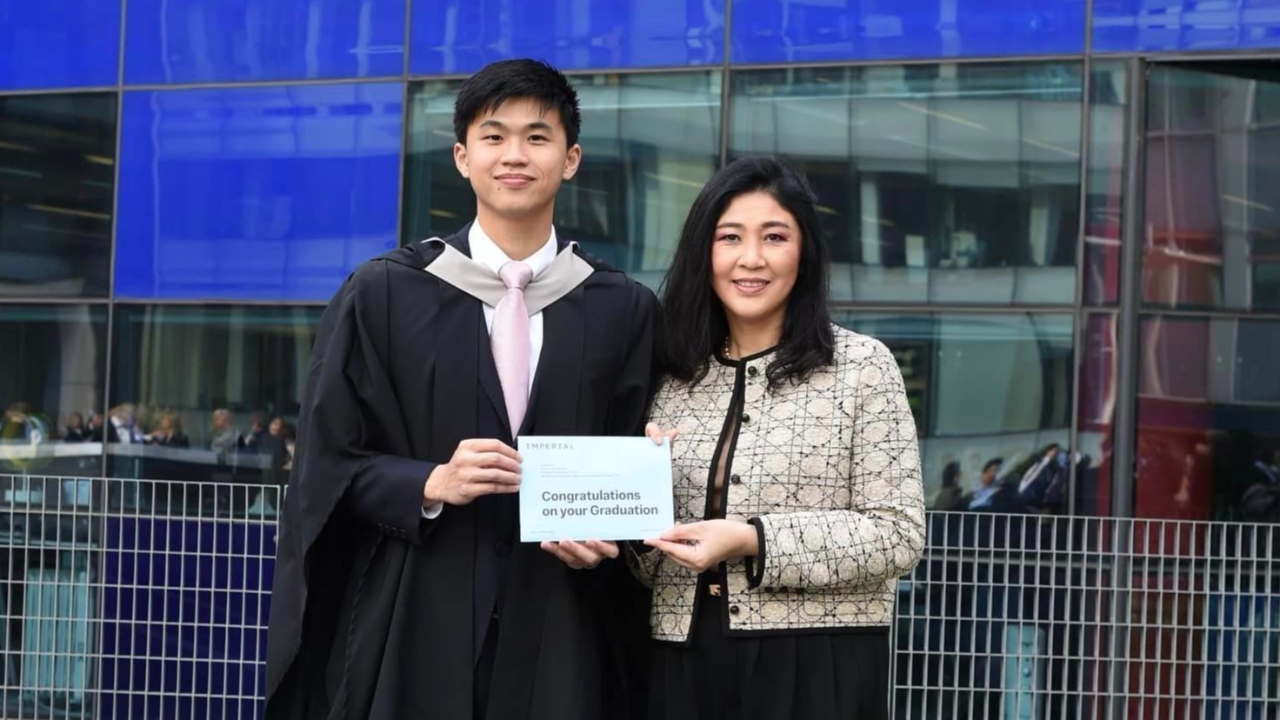 “ยิ่งลักษณ์” ภูมิใจ “น้องไปป์” รับ 2 รางวัล หลังเรียนจบคอร์สเทียบเท่าปริญญาโท