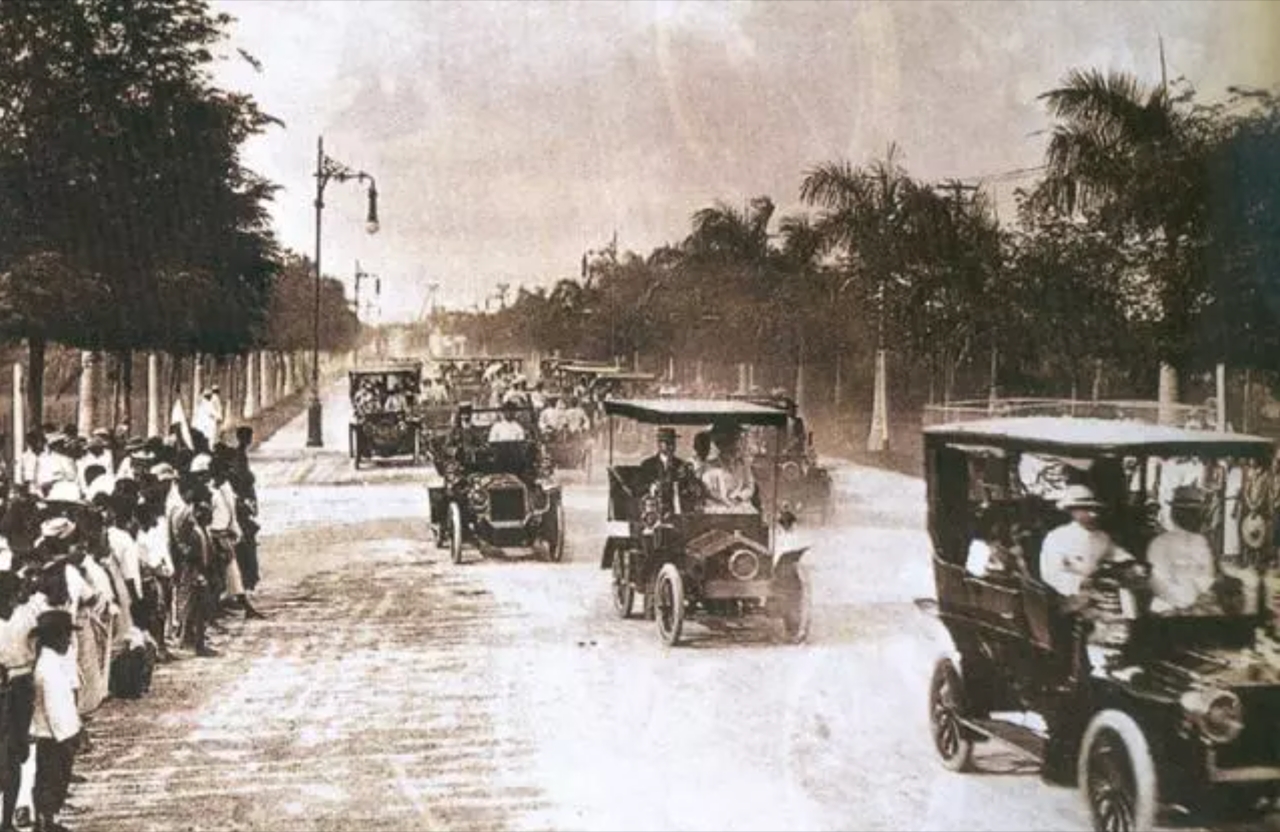 รัชกาลที่ 5 กับรถยนต์พระที่นั่งคันแรกของประเทศไทย