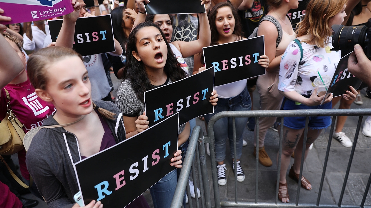 ทรัมป์ลงนามคำสั่ง ห้ามใช้งบของรัฐสนับสนุนทางการแพทย์เพื่อเปลี่ยนเพศเด็กอายุต่ำกว่า 19 ปี