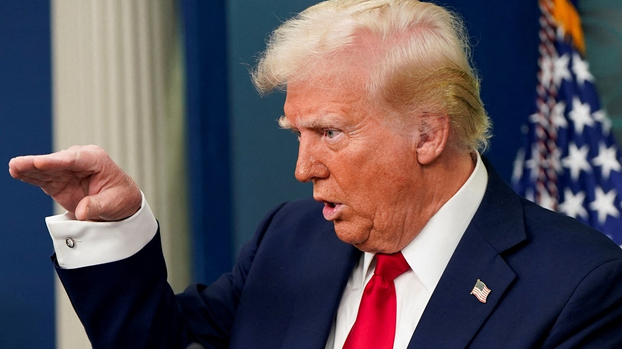 ทรัมป์โบ้ยนโยบาย DEI ทำเครื่องบิน AA-เฮลิคอปเตอร์กองทัพชนกัน