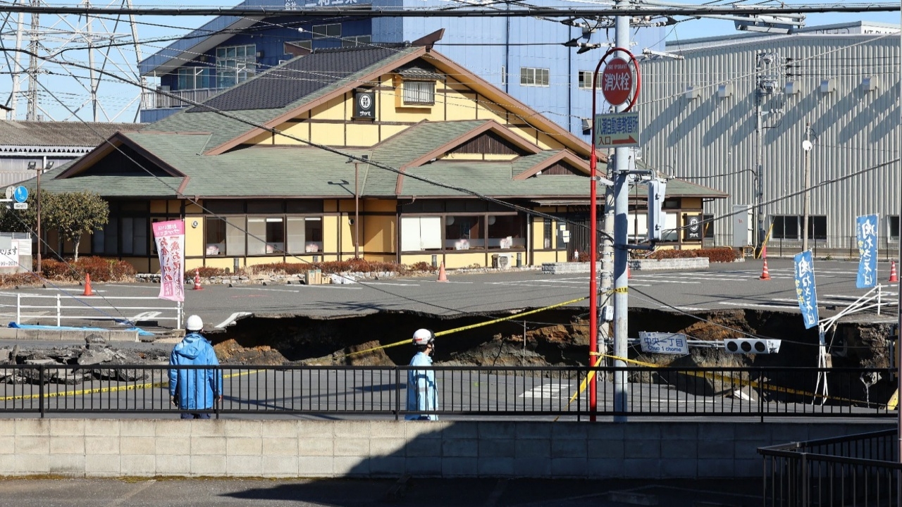 ยังไร้วี่แวว คนขับรถบรรทุกญี่ปุ่นสูญหายในหลุมยุบ เป็นวันที่ 4