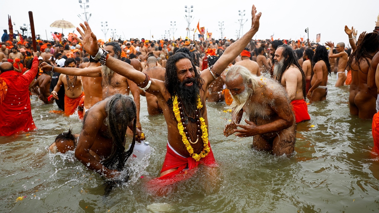 เทศกาล “กุมภเมลา” สำคัญอย่างไร ทำไมคนนับร้อยล้านจึงมารวมตัวกัน