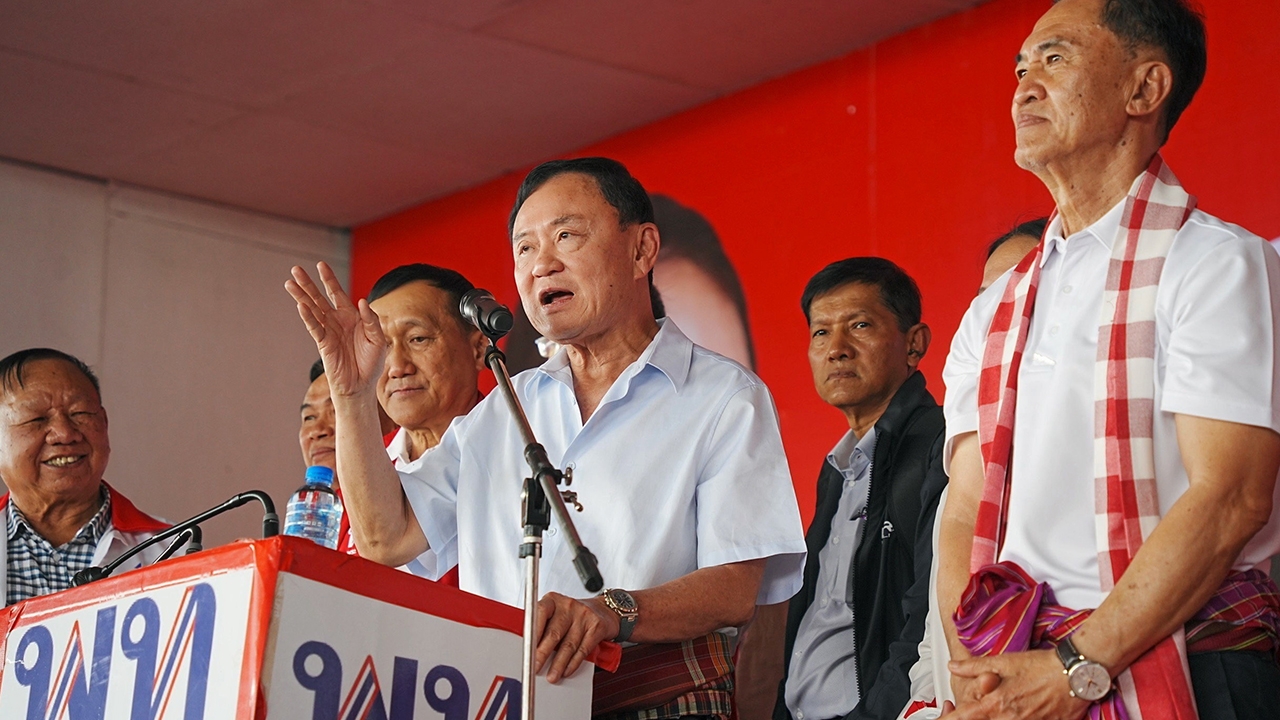 แพลมผ่าตัดกระทรวงศึกษาฯ ทักษิณ ฉะใหญ่จนมีปัญหา ภูมิใจไทยชงกฎหมายเปิดช่อง ระบุจ่ายภาษีลงบ้านเกิด