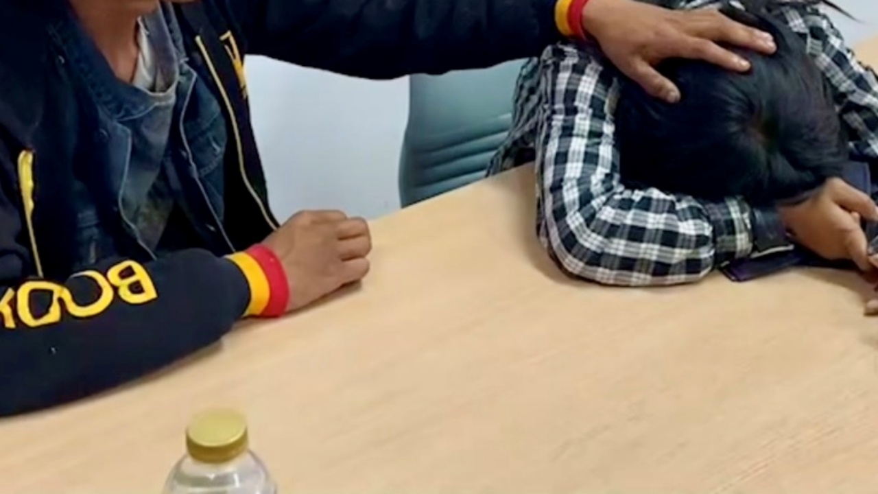 พ่อแม่ร่ำไห้ ลูกชายวัย 3 ขวบ ถูกไฟคลอกดับกลางป่า รับประมาทเองที่จุดเทียนไว้