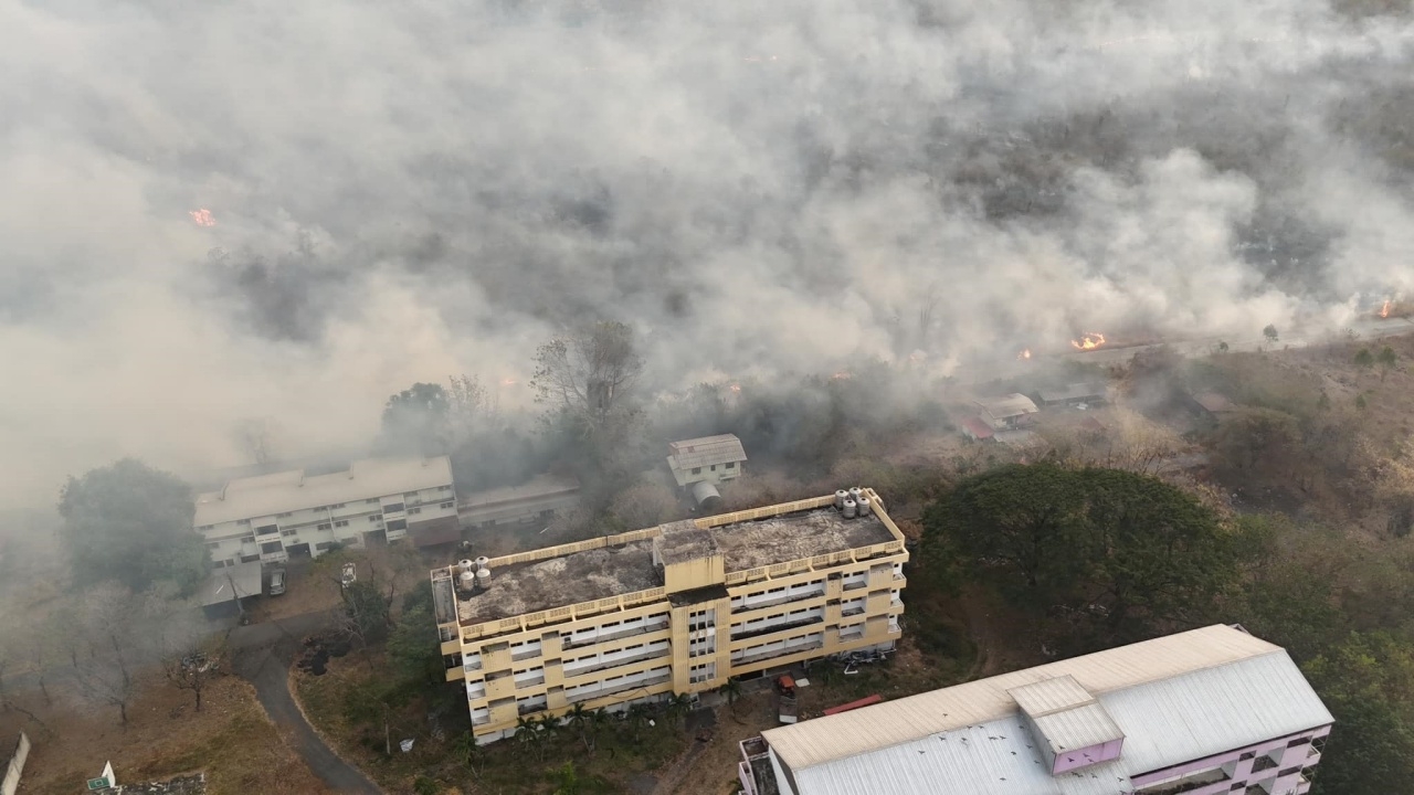 โรงเรียนดังใน จ.ลพบุรี ประกาศปิดสถานศึกษา 3 วัน จากสถานการณ์ฝุ่น PM 2.5