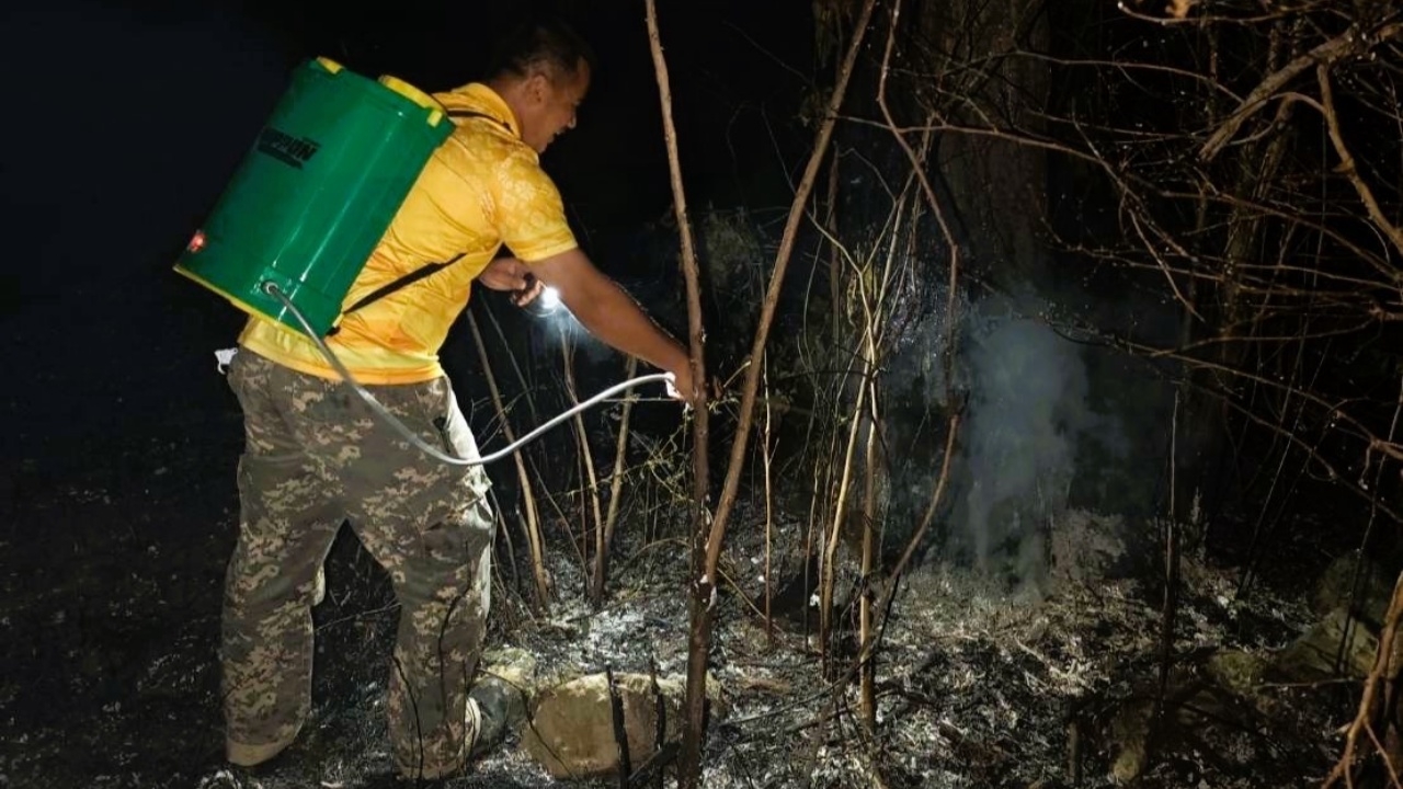 สั่งเรียกสอบ "เจ้าของไร่อ้อย" หลังโซเชียลแชร์ภาพไฟไหม้อ้อยในพื้นที่ จ.ลพบุรี