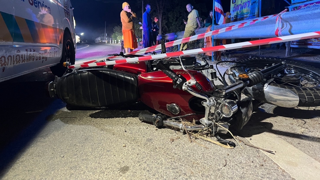 มอเตอร์ไซค์แหกโค้ง ชนราวกั้น "สท." ร่างกระเด็นเสียชีวิต