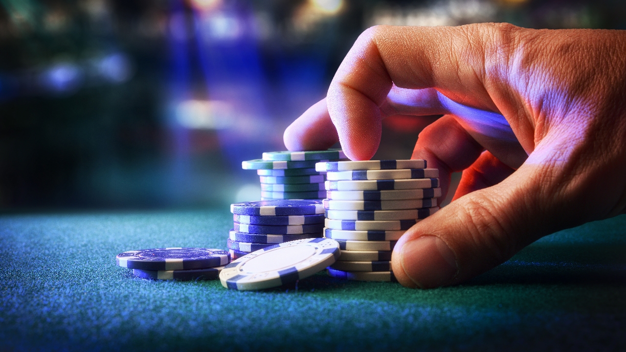 เปิดผลโพล ส่วนใหญ่ค้านสถานบันเทิงครบวงจร-กาสิโน ไม่เห็นด้วยทำให้พนันถูกกฎหมาย