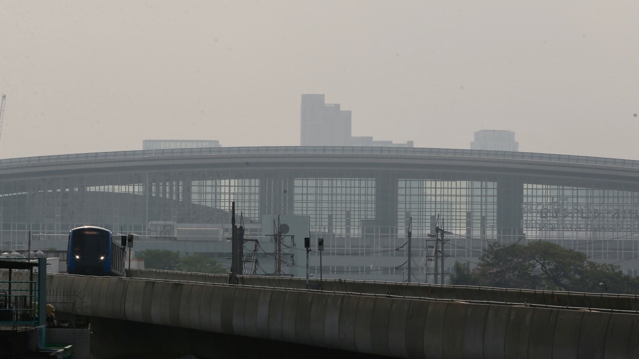 ฝุ่น PM 2.5 ในกทม. มีแนวโน้มเพิ่มขึ้น สีส้ม 7 เขต จัด 10 อันดับ พบสมุทรสงครามสูงสุด