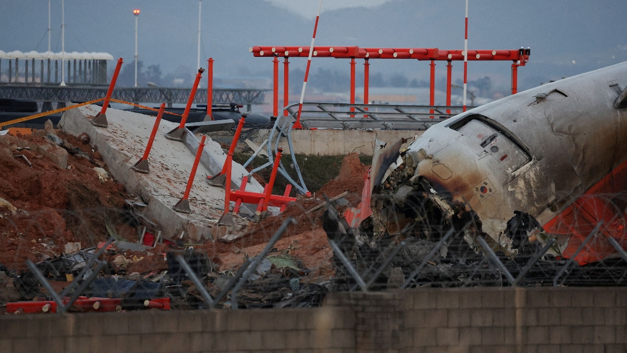 เกาหลีใต้เตรียมรื้อกำแพงคอนกรีตใกล้รันเวย์สนามบิน 7 แห่ง หลังเกิดโศกนาฏกรรมเจจู แอร์ 