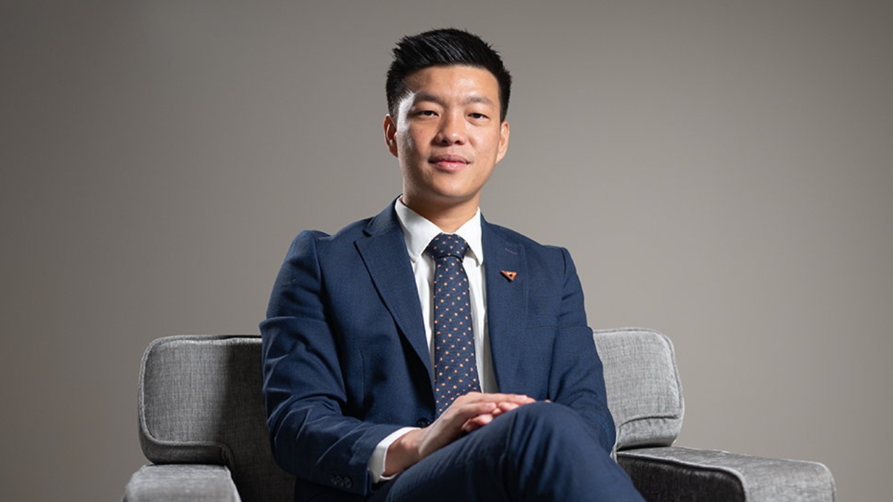 “เท้ง” ซัด “อิ๊งค์” สูดอากาศดีอยู่ดาวอส ส่วนคนไทยสูดฝุ่น PM 2.5 จี้แก้ปัญหา