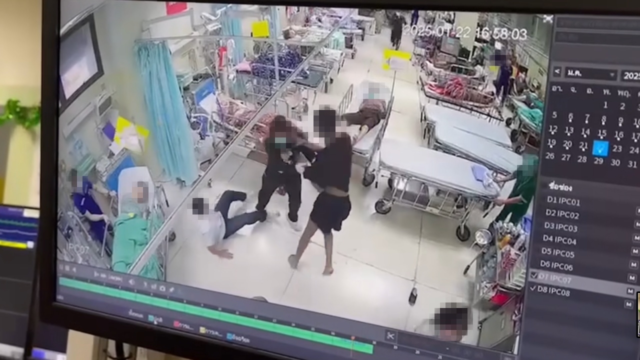 ต่างชาติหมดสติ ตื่นมาคลั่ง ไล่ทำร้ายคนในห้องฉุกเฉิน ผอ.รพ. รีบชี้แจง