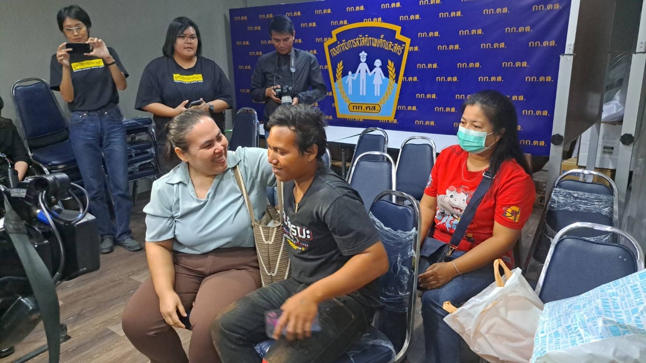 พบแล้ว "น้องอัษ" เด็กชายที่หายจากบ้านไป 5 ปี แม่ซึ้งใจได้เจอลูกชายอีกครั้ง