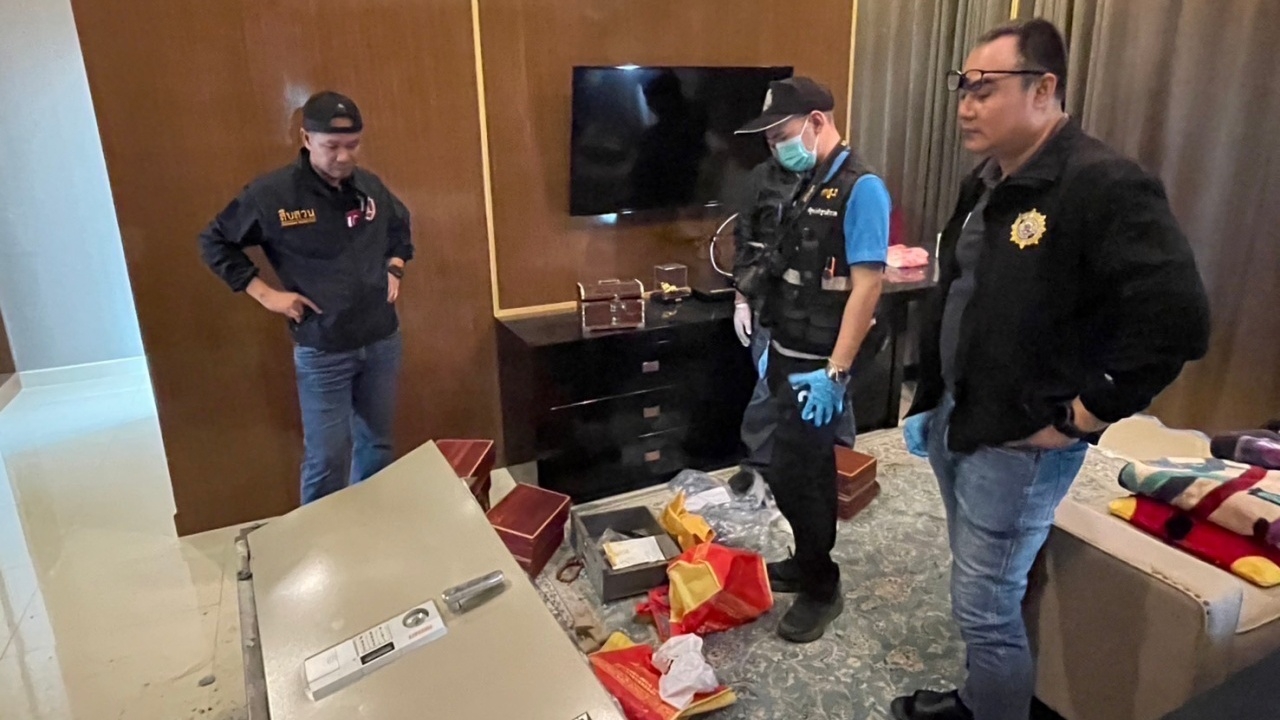 สูญ 100 ล้าน คนร้ายงัดเซฟ บ้านนักธุรกิจจีน กวาดนาฬิกาหรูเกลี้ยง