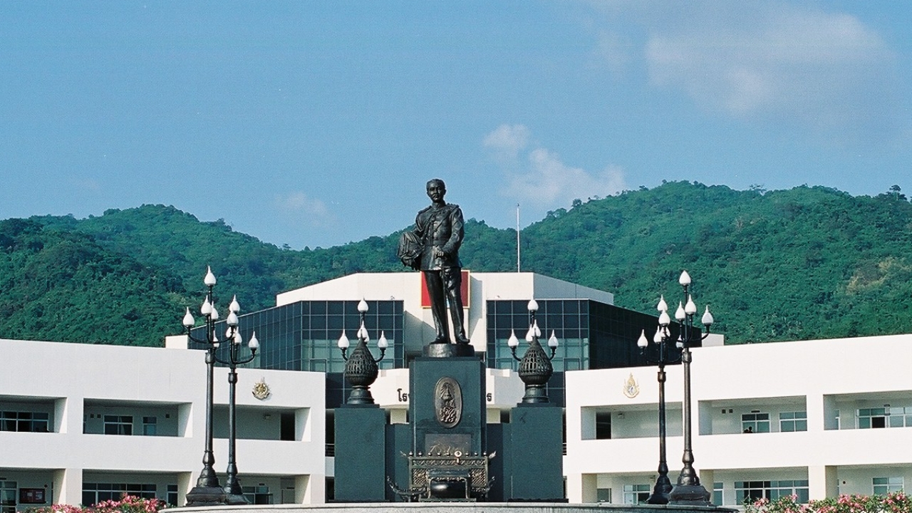 “บิ๊กปู-บิ๊กแมว-บิ๊กต่าย” ตบเท้ารับรางวัลเกียรติยศจักรดาว ปี 2568