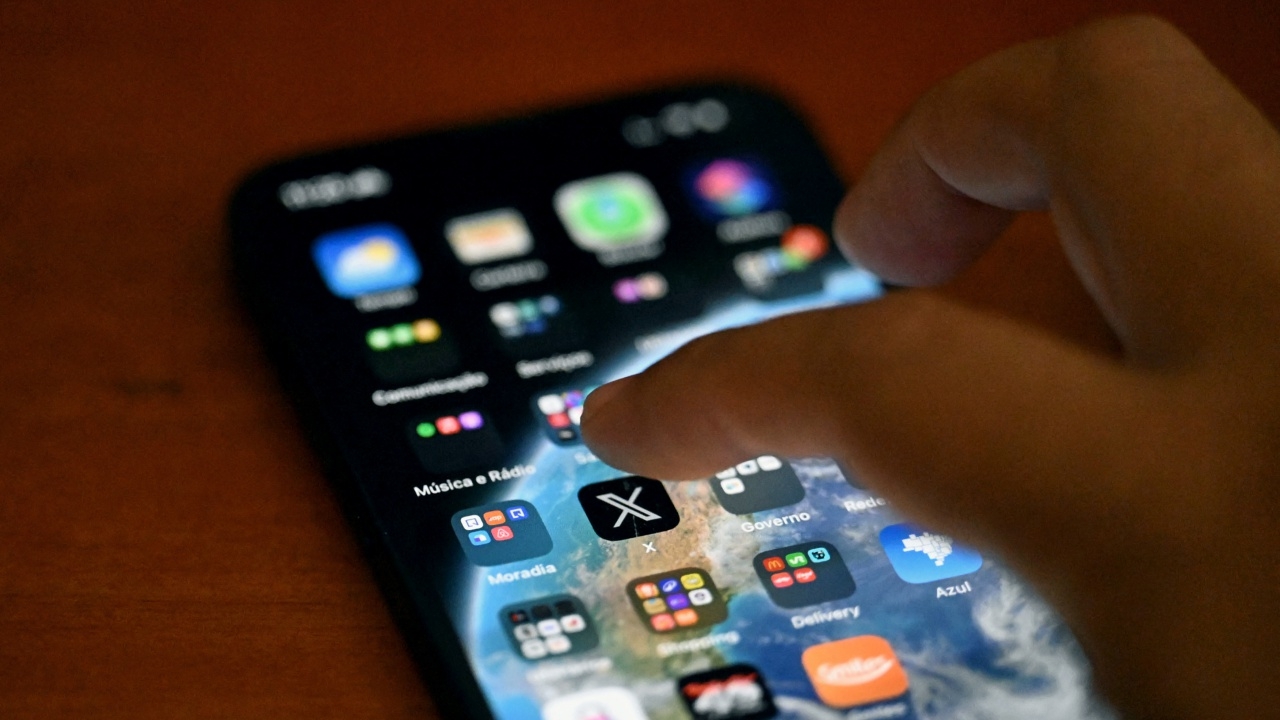 บราซิลตามรอยหลายประเทศ ออกกฎหมายจำกัดการใช้สมาร์ทโฟนในโรงเรียน