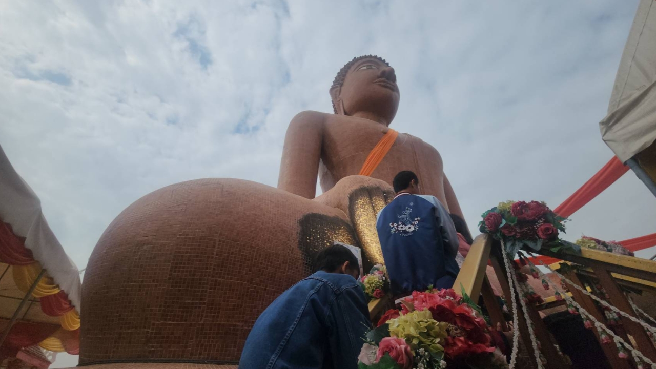 บุญหล่นทับ แม่ค้าหวย แก้บน "หลวงพ่อสมหวัง" ใจดีเผย "เลขเด็ด" งวด 17/1/68