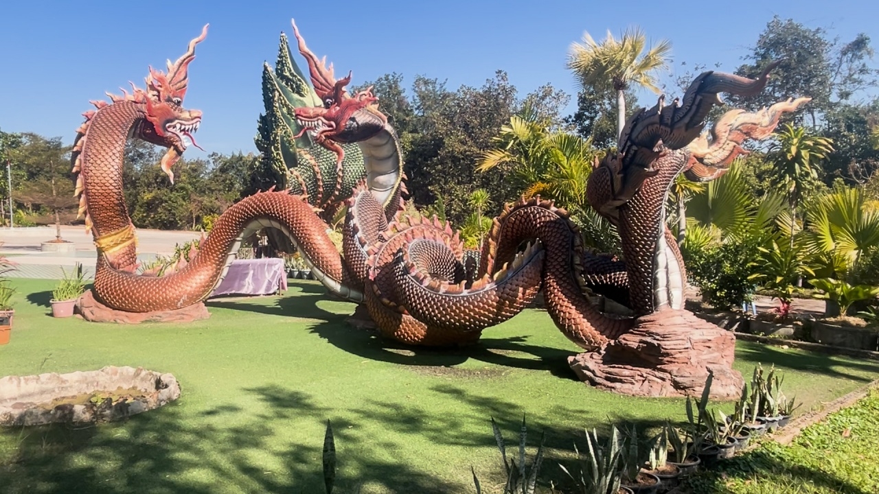 ชาวบ้านไม่เชื่อ "ลานพญานาค" จะเป็นที่บรรเลงเพลงรักของพระครูกับสีกา