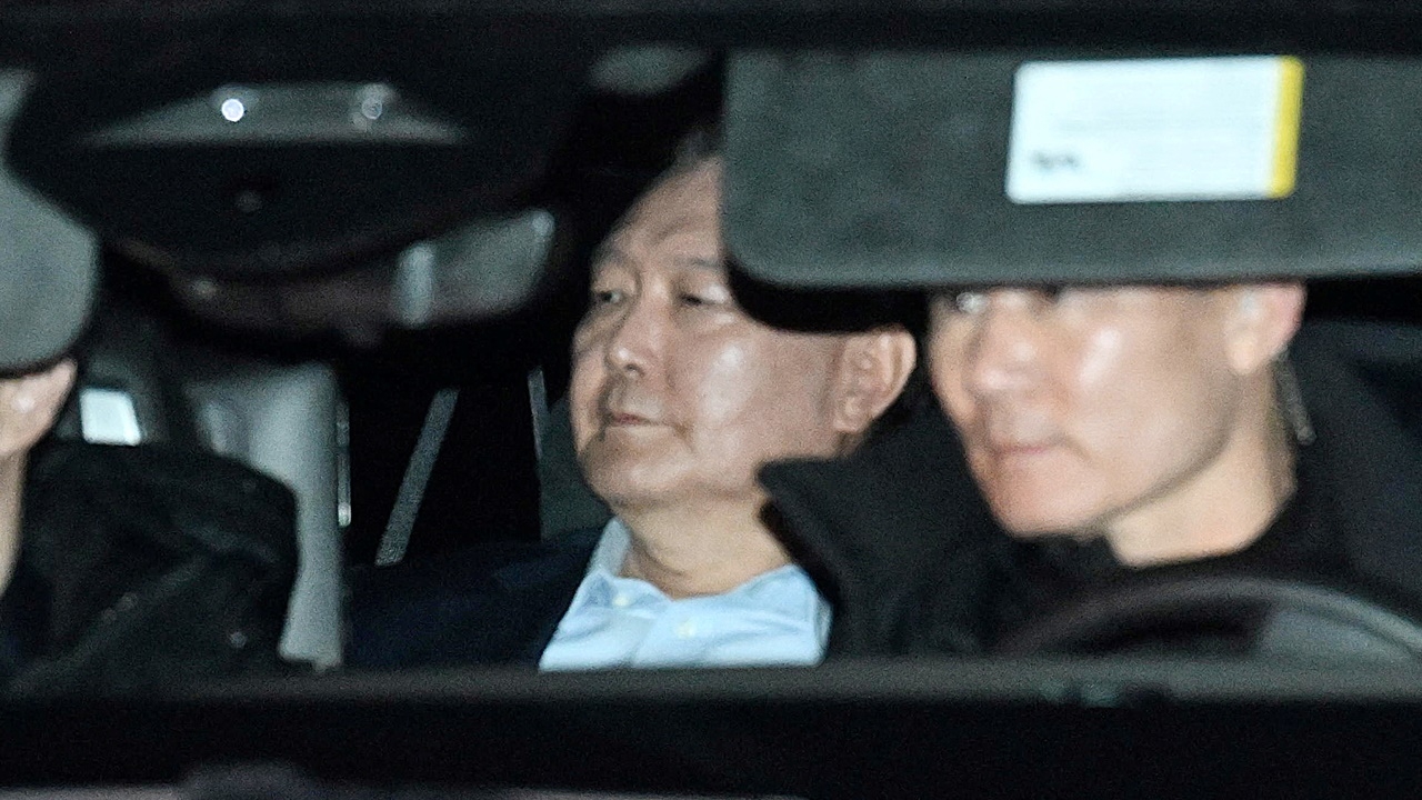 ปธน.เกาหลีใต้ถูกนำตัวเข้าเรือนจำ หลังสอบปากคำมาราธอน 10 ชั่วโมง