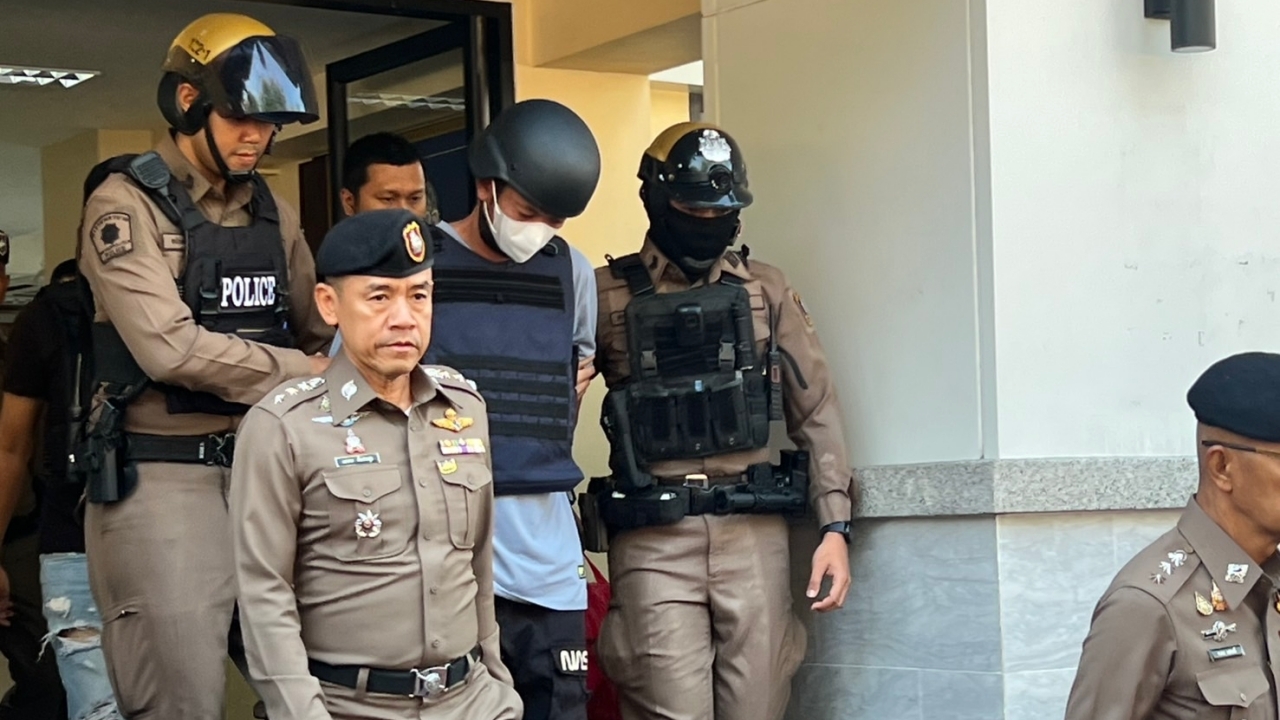 ฝากขัง “จ่าเอ็ม” สวมเกราะ หมวกกันกระสุน มีอรินทราช 26 คอยดูแลความปลอดภัย