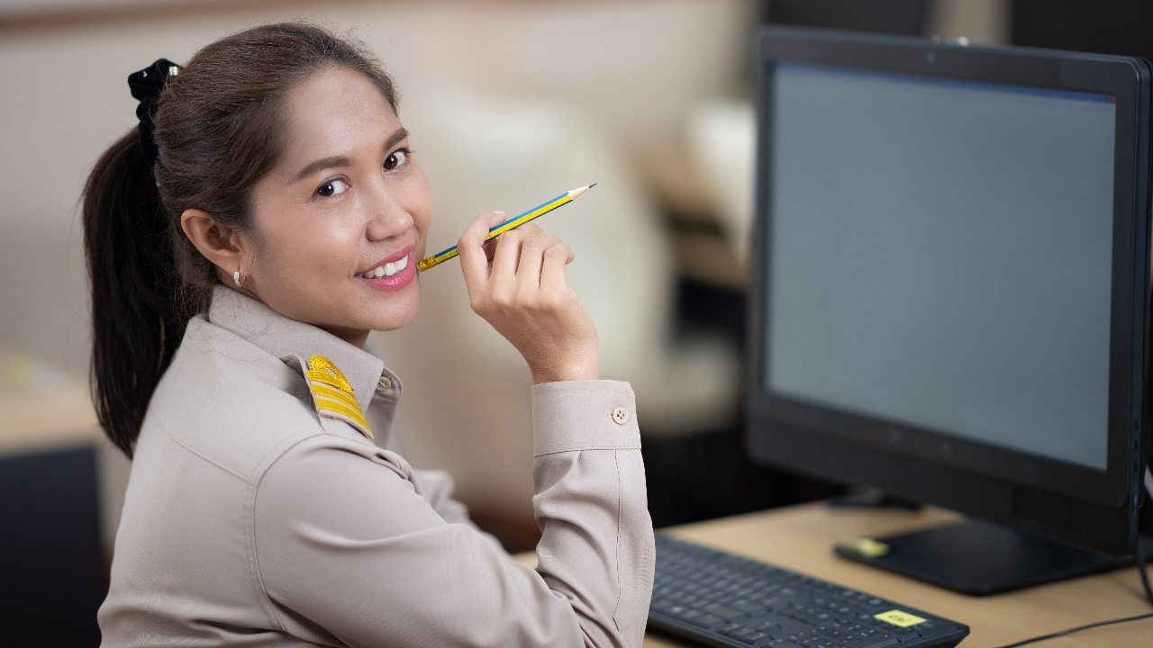 ใบประกอบวิชาชีพครู 2568 คืออะไร มีอายุกี่ปี ต่อแบบออนไลน์ได้หรือไม่?