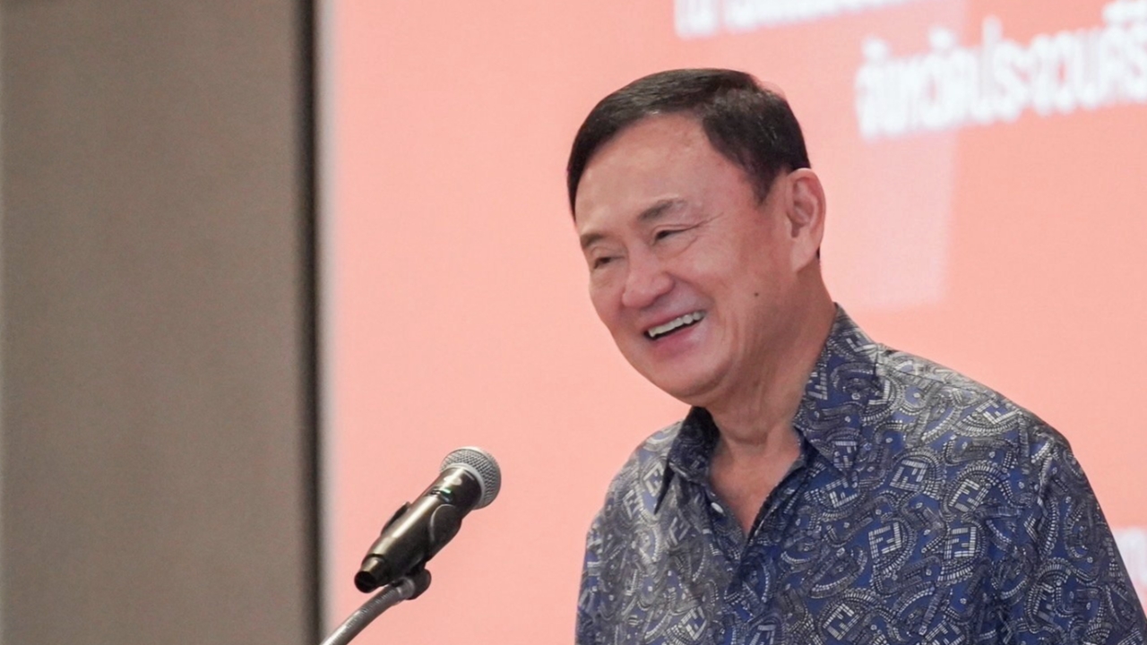 เพื่อไทยยื่นแก้ รธน. ไม่แตะหมวด 1-2 “ทักษิณ” ปลุกใจ สส. ชนะเลือกตั้งใหญ่ถล่มทลาย