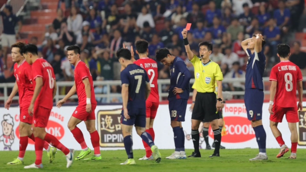 แพ้เวียดนามไม่พอ "ทีมชาติไทย" เจอข่าวร้ายซ้ำ 2 หลังชวดแชมป์อาเซียนคัพ 2024