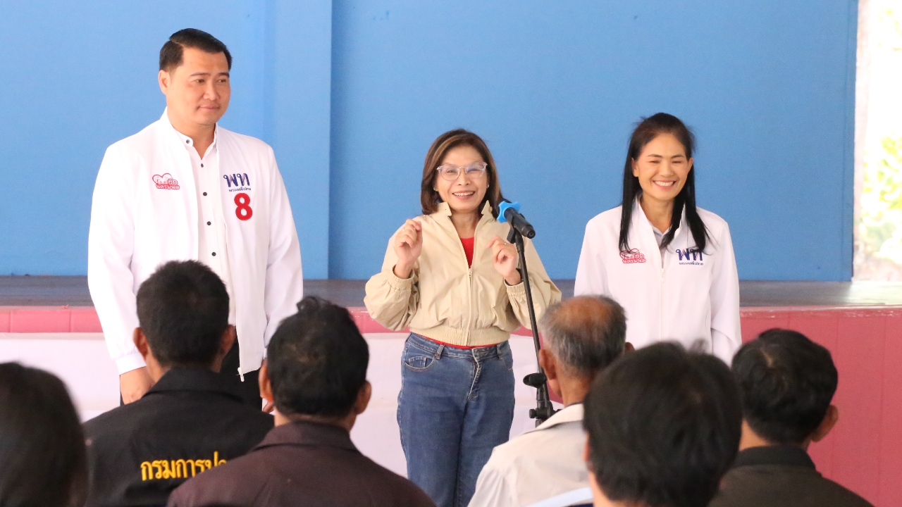 “มนพร” นำทัพเพื่อไทยช่วยผู้สมัครนายก อบจ.นครพนม บุกปราศรัยถิ่นสหายแสง