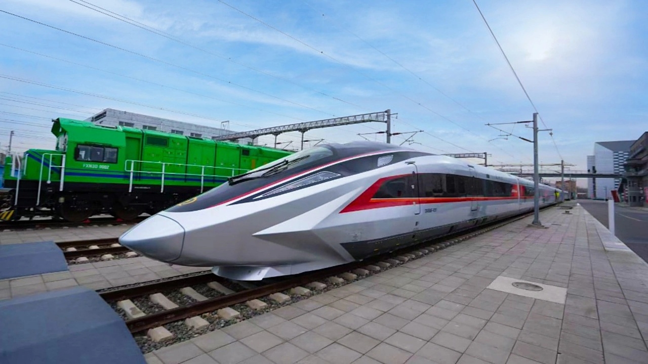 จีนเปิดตัวต้นแบบรถไฟความเร็วสูงที่เร็วที่สุดในโลก ความเร็วสูงสุด 450 กม./ชม.
